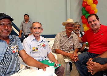 Tião Viana discute plano de governo no Alto Acre e inaugura Central da FPA no Quixadá