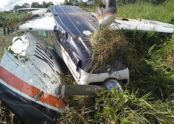 Avião Minuano após acidente no dia 11 de janeiro do ano passado; ele caiu após decolagem