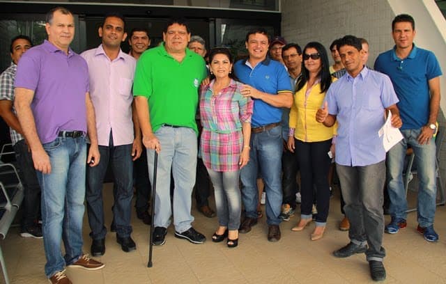 Marcio Bittar e Antonia Sales fazem caminhada em Rodrigues Alves