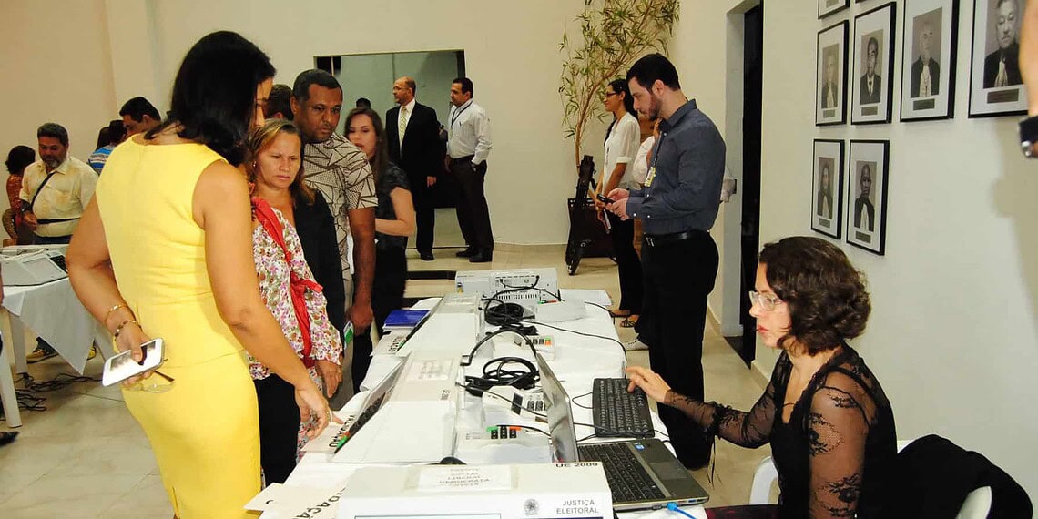 Servidora do TRE/AC em audiência nesta quarta-feira