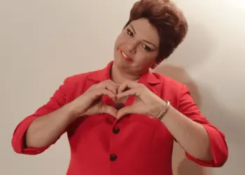 Gustavo Mendes apresenta show Mais que Dilmais em Rio Branco neste sábado