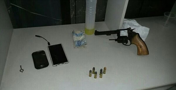 Dois homens são presos após assalto no bairro Xavier Maia