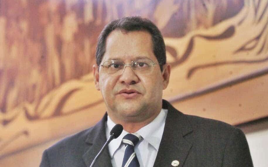 Parlamentar foi autor do Cartão Verde para colonos