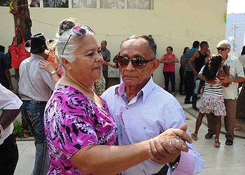 Senadinho 14 anos: idosos fazem da dança terapia e ainda encontram o amor
