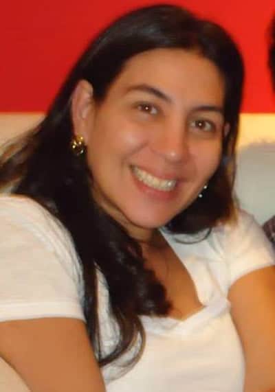 Celebrando  Advogada Marina Barbosa Gontijo comemora hoje, idade nova. Como não quer festa, curte a data ao lado do maridão Inácio, das filhas Elena e Elisa e, de Rio Branco, recebe as visitas da mãe, Flávia Lavocat Barbosa e da amiga Cláudia Souza.