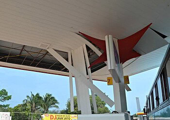 Frente fria chega com granizo e ventanias e destrói vários telhados em Rio Branco