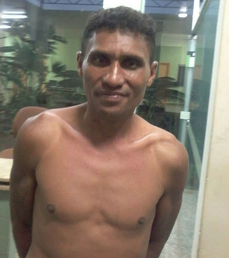 Acusado teria agredito a esposa e violentado as filhas dela