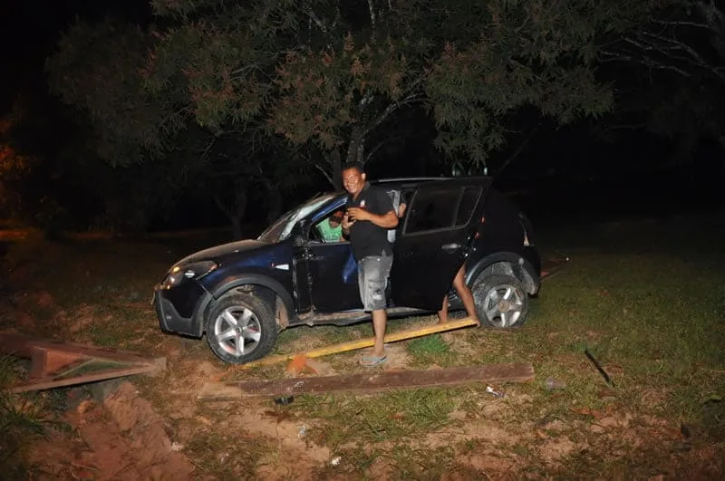 Homem perde o controle e capota o carro na Via Verde