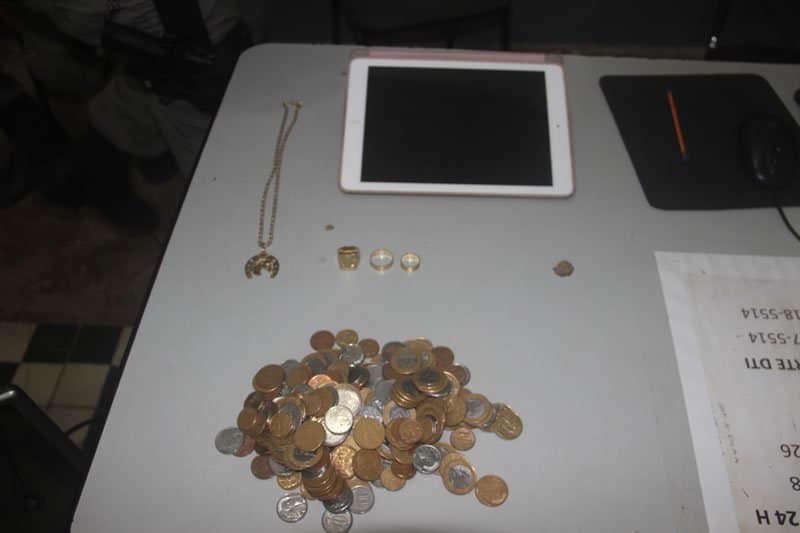 Jovem é preso em flagrante furtando casa no bairro São Francisco 3