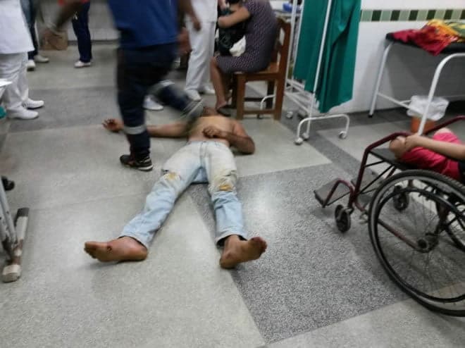 Lotação máxima no Pronto Socorro de Brasiléia contou com a falta de macas para atendimentos 2