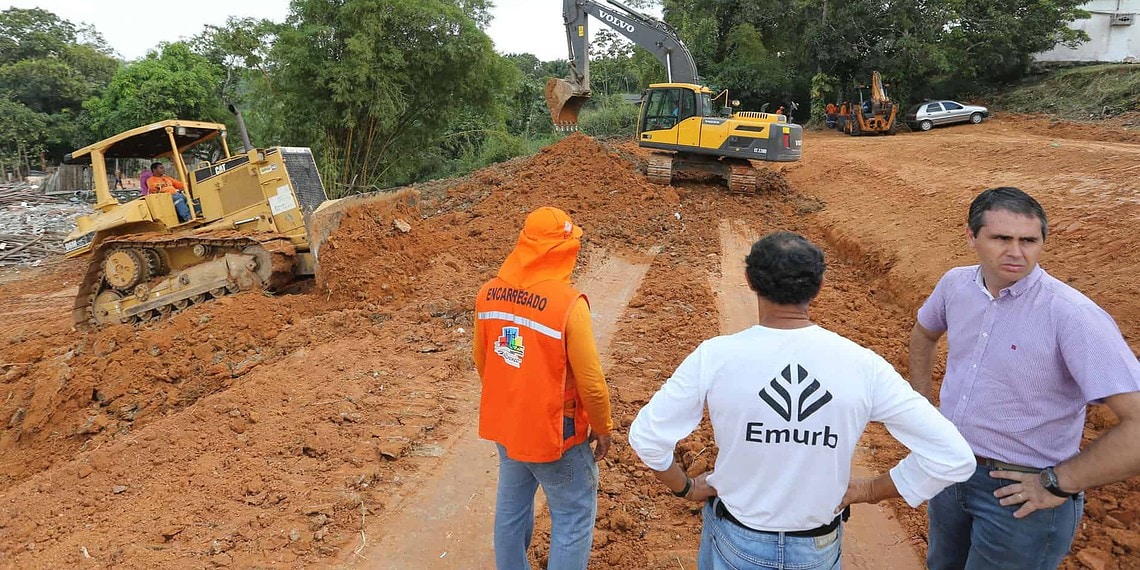 Prefeito Marcus Alexandre e técnicos inspecionam obras