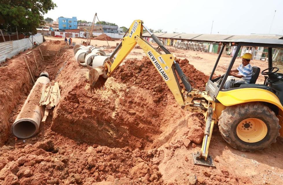 Obras do Shopping Popular avançam com fundações e drenagem