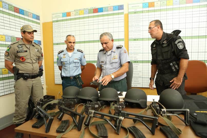 Polícia Militar adquire novos equipamentos de segurança 2 Novos armamentos foram doados pelo Ministério da Justiça