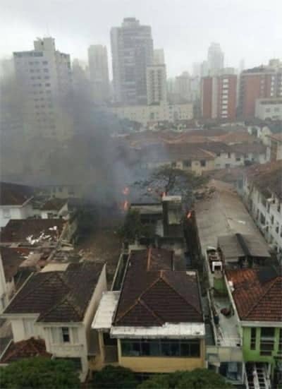 Todos que estavam na aeronave morreram e três pessoas da região atingida pela queda foram encaminhadas a hospitais