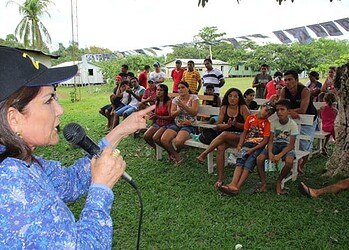 Marcio Bittar faz caminhada em Rio Branco e sua vice Antonia Sales se reúne com ribeirinhos