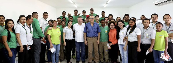 Tião Viana recebe apoio de membros da Assembleia de Deus e se reúne com trabalhadores da construção civil