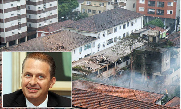 Avião caiu sobre vários imóveis em área residencial de Santos/SP