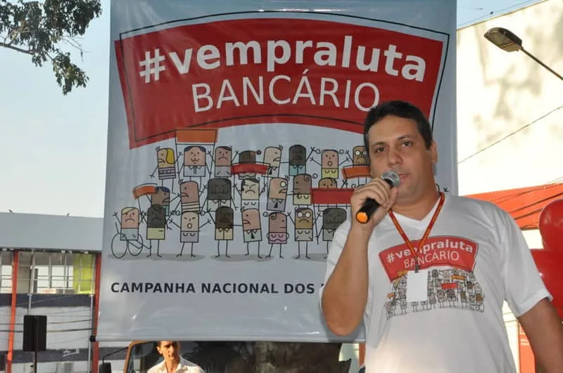 Edmar Batistela em movimento ontem de manhã no Centro