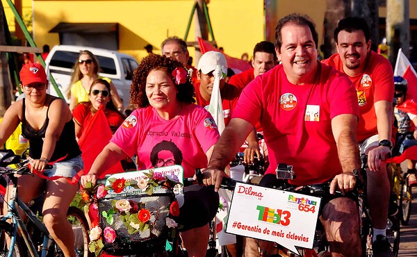 Perpétua Almeida recebe apoio em feijó