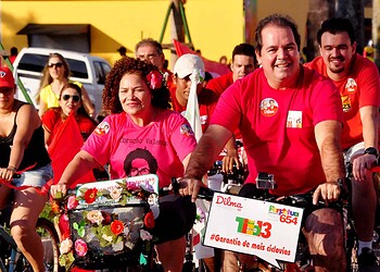 Perpétua Almeida recebe apoio em feijó