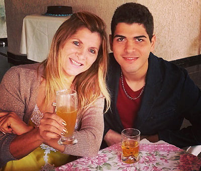 Felipe Camilo foi o aniversariante do fim de semana. Na foto, com a mãe Stela Rosas. Parabéns! 