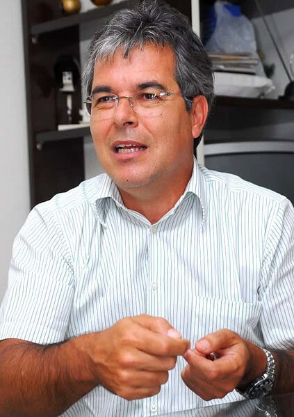 Senador petista alerta que pesquisas não representam o resultado final das eleições