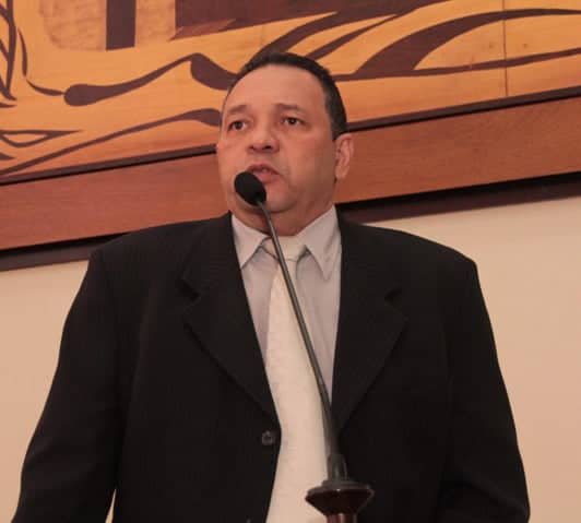 Deputado respeita PT, mas diz que é hora de mudar