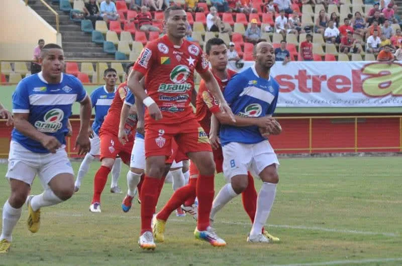 Estrelão, enfim, bateu o Galo Carijó em jogo disputado