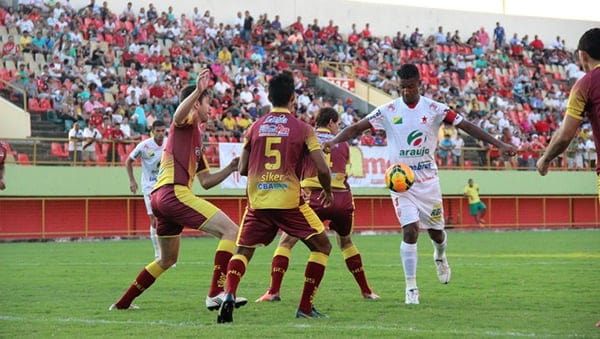 Com apoio da torcida, Estrelão vence Genus na Arena da Floresta