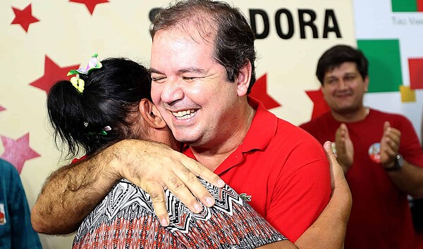 Tião Viana debate plano de governo em Porto Acre e se reúne com 138 lideranças comunitárias