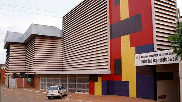 Empresa de ônibus é condenada por danos morais e materiais