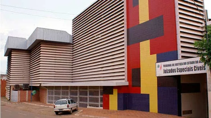 Empresa de ônibus é condenada por danos morais e materiais