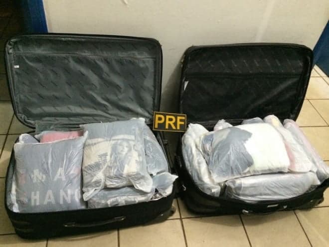 Drogas e contrabando são apreendidos pela PRF e duas pessoas são presas