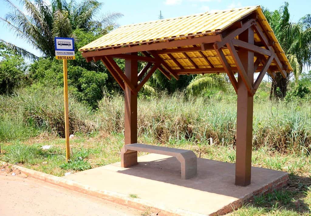 Prefeitura investe na construção e adequação de abrigos de ônibus 1 Adequação e Construção de Abrigo de Ônibus (3)