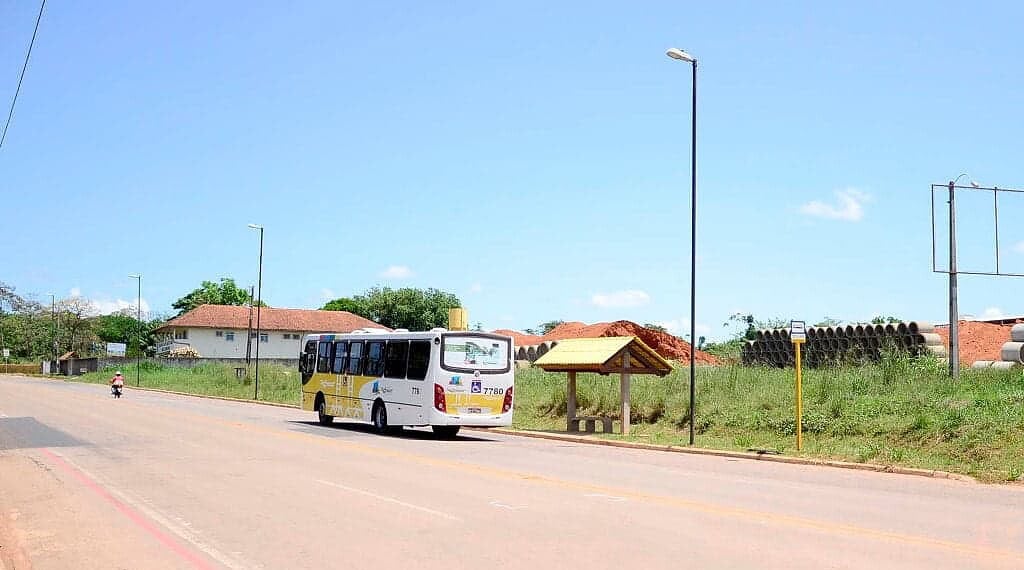 Prefeitura investe na construção e adequação de abrigos de ônibus 1 Prefeitura investe na construção e adequação de abrigos de ônibus