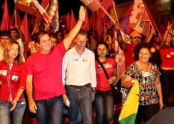 Brasiléia celebra com a Frente Popular em caminhada com Tião e Perpétua