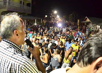 Três mil pessoas ouvem propostas de Bocalom e Roberto Duarte em grande comício em Tarauacá