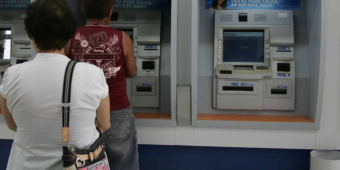 Bancos têm até 90 dias para adequar os extratos