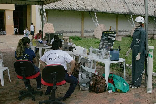 Centro de Zoonoses quer vacinar 54 mil animais conta raiva em Rio Branco