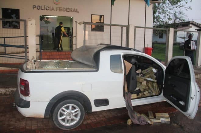 Carro lotado de cigarro é apreendido pela PRF na BR 317 3