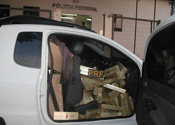 Carro lotado de cigarro é apreendido na BR-317