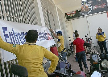 Servidores dos Correios aprovam estado de greve