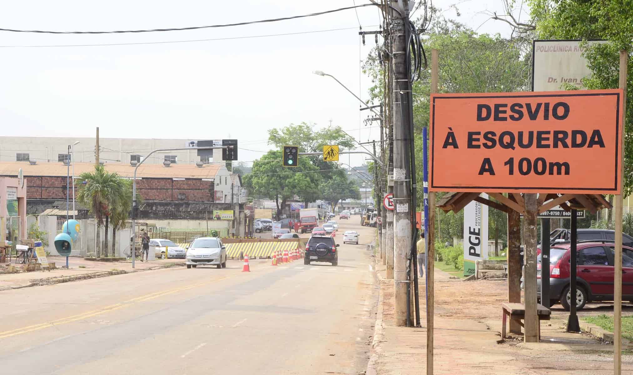Desvio na Av. Getúlio Vargas Pró. a PGE (Fotos Fagner Delgado) (1)