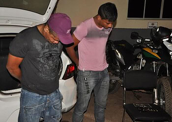 Dupla é presa com arma de fogo no conjunto Nova Esperança