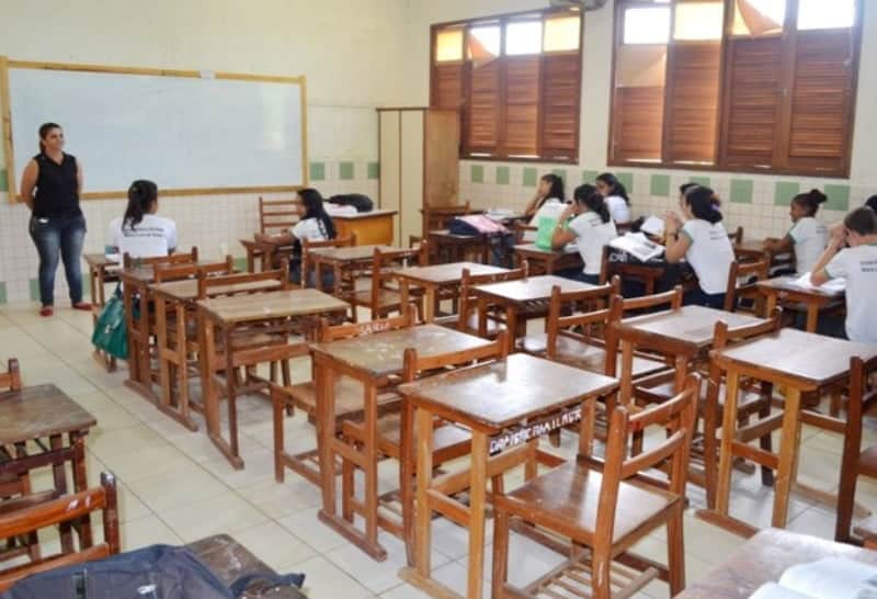 Epidemia de dengue afeta aulas em escolas de Cruzeiro do Sul 1 Salas de aula estão vazias por causa da doença