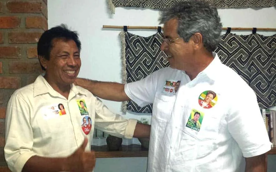 Manoel Kaxinawá com Jorge Viana