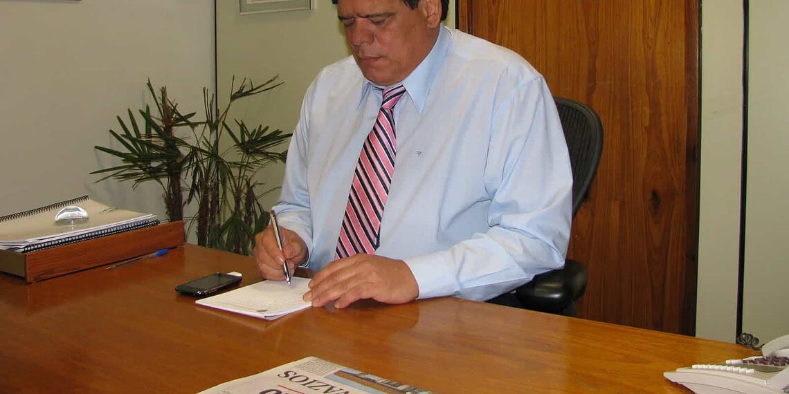 Flaviano Melo é o único da bancada do Acre a votar contra o PL que fixa a cobrança do ICMS para combustível