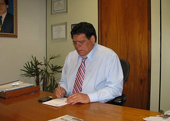 Flaviano Melo é o único da bancada do Acre a votar contra o PL que fixa a cobrança do ICMS para combustível