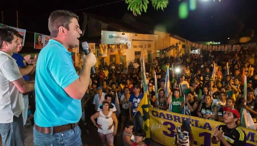 Gladson é recebido com festa em Xapuri e garante lutar pela passarela do Sibéria