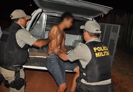 Homem leva três facadas do enteado de 16 anos 1